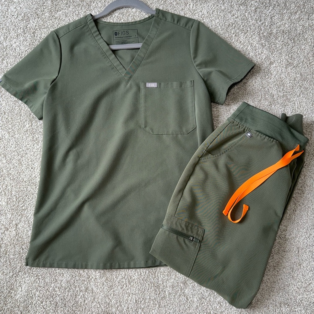 Figs Moss Scrub Set